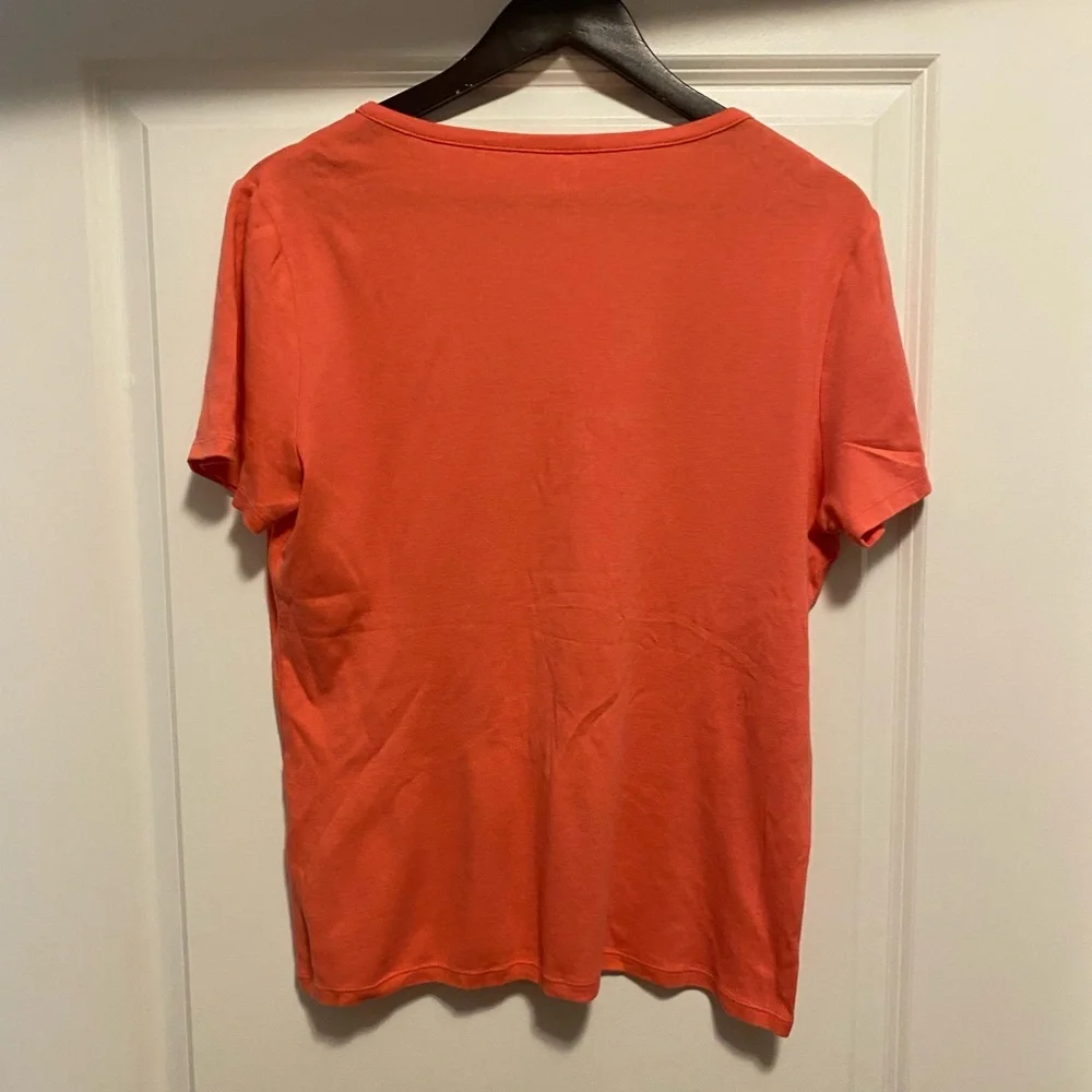 GAP Women's Coral Button-Detail Tee - Picture 3 of 4